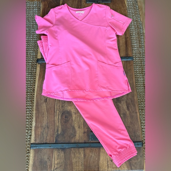Uniform Advantage Pink Scrub Set - Picture 1 of 5